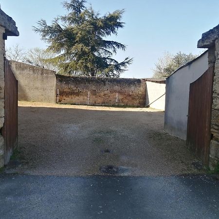 Appartement Climatise Avec Parking Prive A Doue La Fontaine المظهر الخارجي الصورة