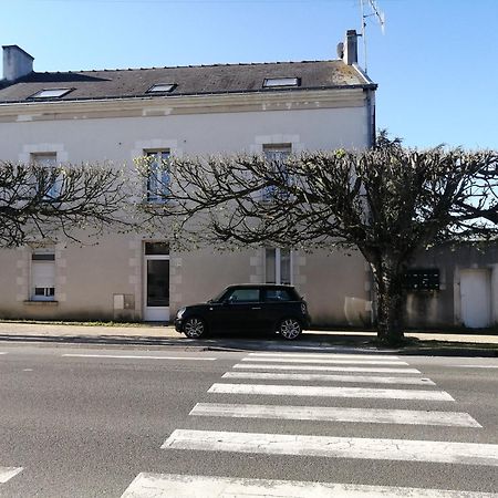 Appartement Climatise Avec Parking Prive A Doue La Fontaine المظهر الخارجي الصورة