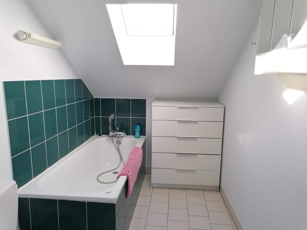 Appartement Climatise Avec Parking Prive A Doue La Fontaine المظهر الخارجي الصورة