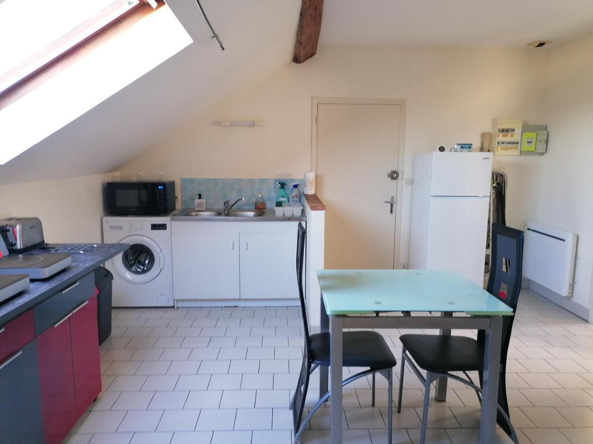 Appartement Climatise Avec Parking Prive A Doue La Fontaine المظهر الخارجي الصورة